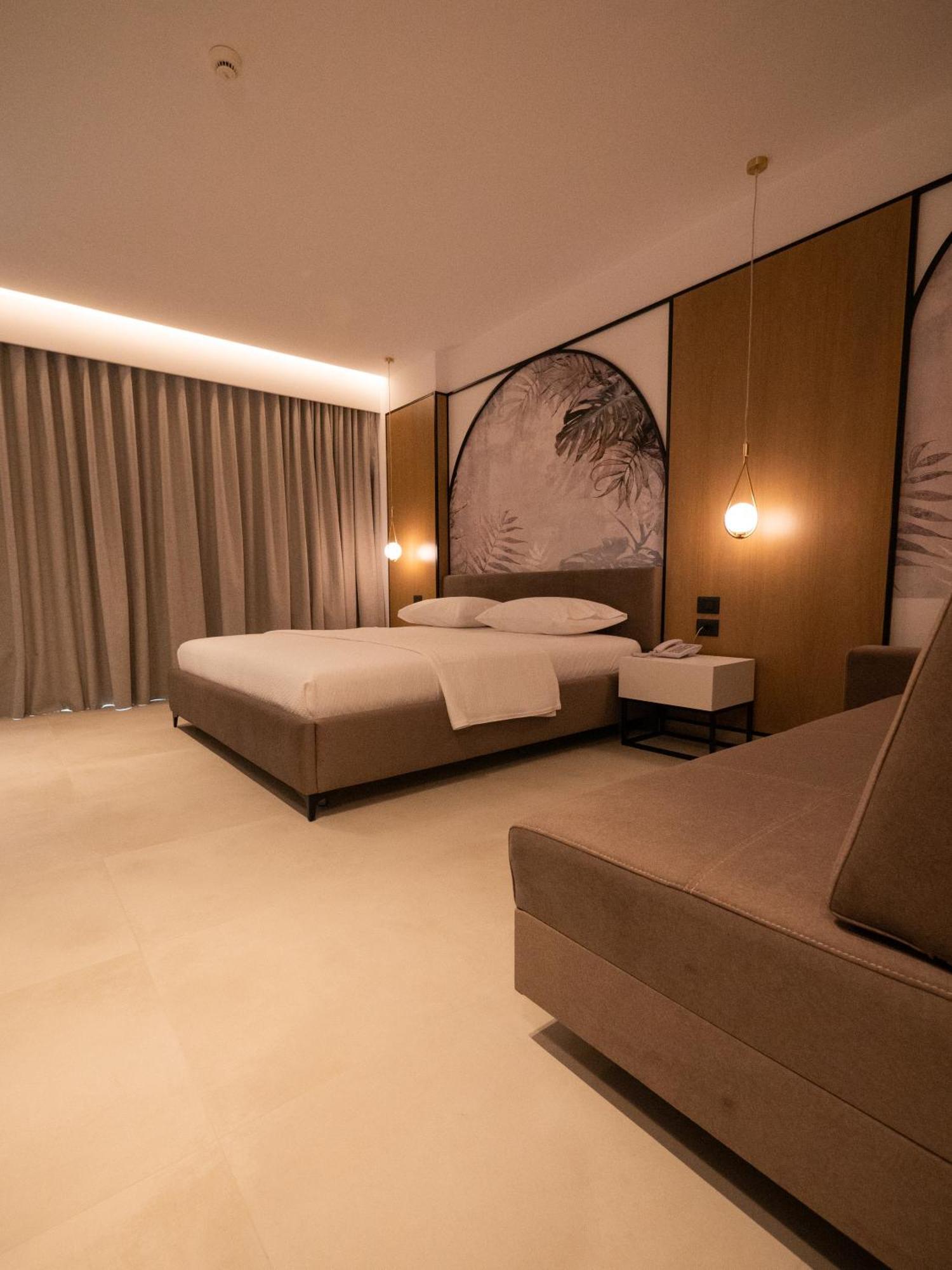 Colosseum Hotel Ksamil Exterior foto
